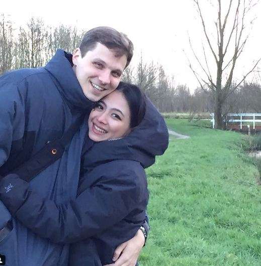 Nadia Vega tinggal di singapura bareng suami