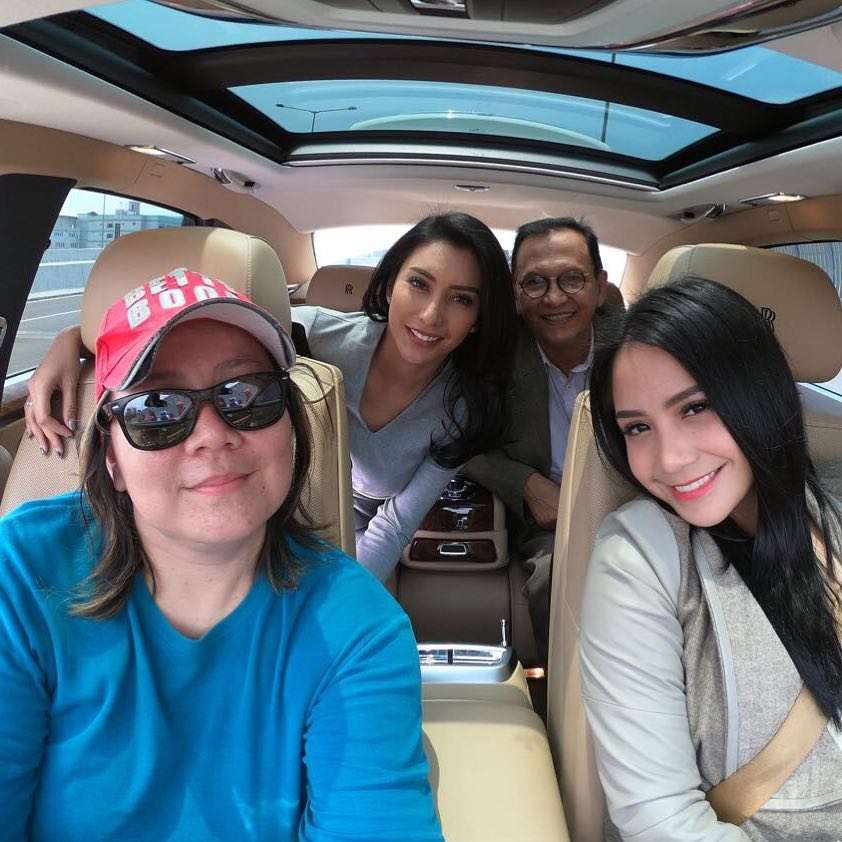 Nagita Slavina dan Tyas Mirasih