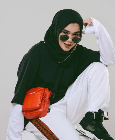 Sivia Azizah Sivia Azizah