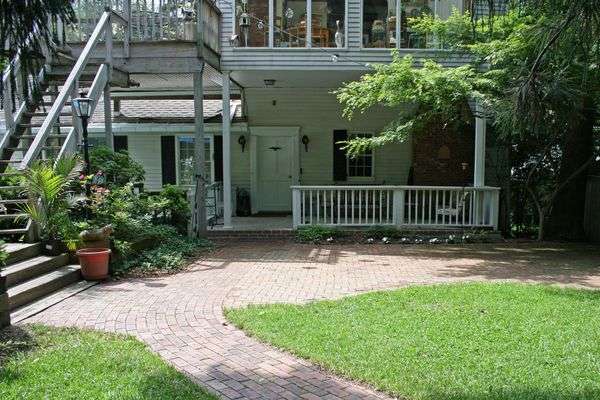 Teras rumah keluarga Douglas Teras rumah keluarga Douglas