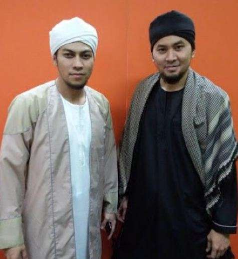 Sunu bersama Ray mantan vokalis Nineball Sunu bersama Ray mantan vokalis Nineball