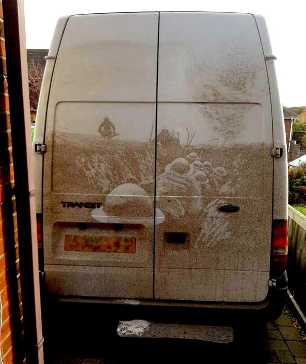 Lukisan Debu Mobil