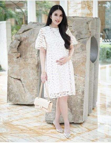 Sandra Dewi Fashion