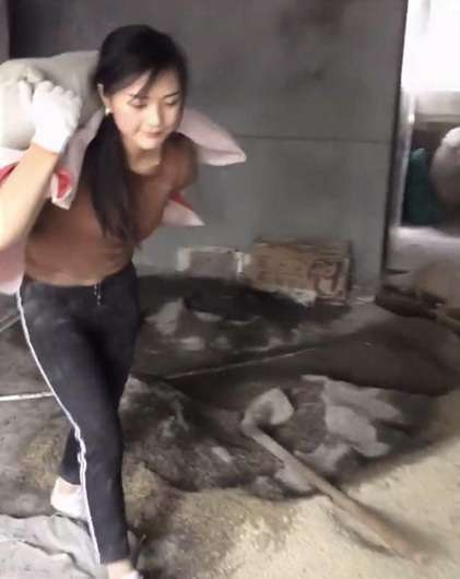 Tukang Bangunan Cantik