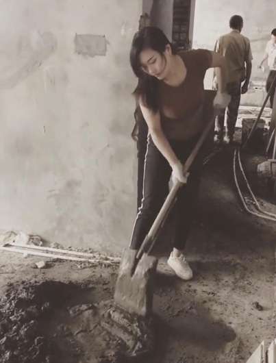 Tukang Bangunan Cantik