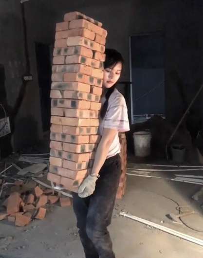 Tukang Bangunan Cantik