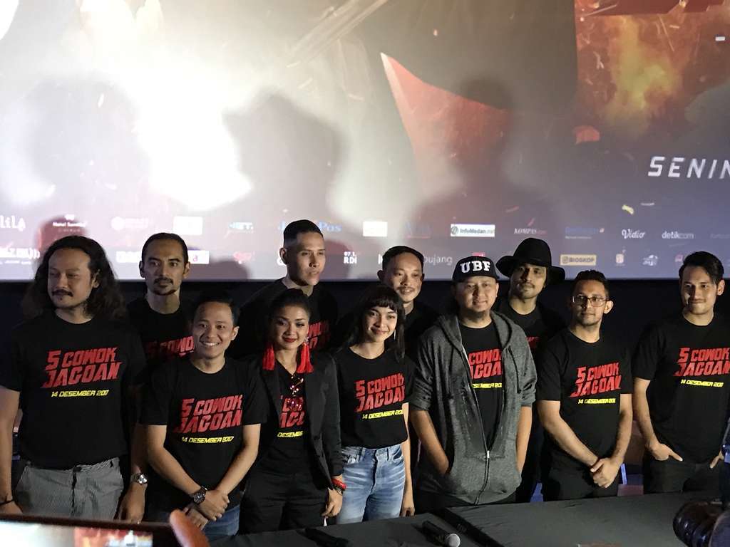 nirina dan pemain 5 cowok jagon