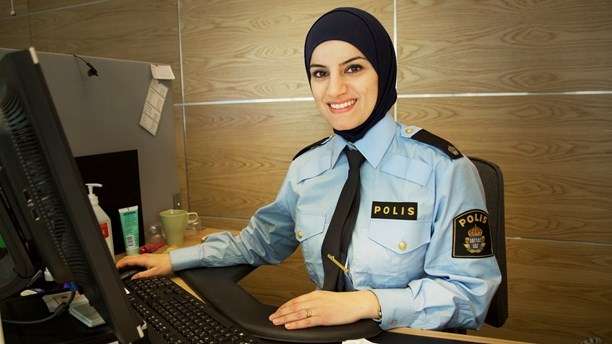 Polisi Berhijab Polisi Berhijab