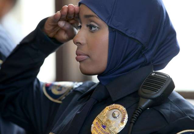 Polisi Berhijab Polisi Berhijab