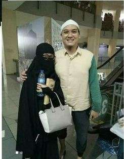 egi dan istrinya