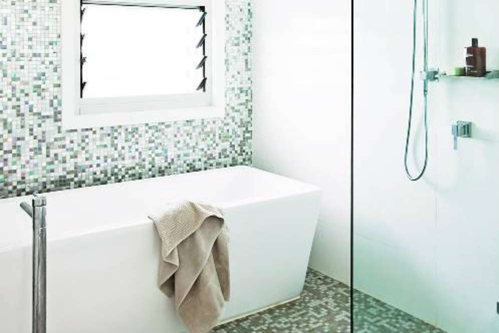 Ubin mozaik kamar mandi Ubin mozaik kamar mandi