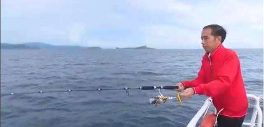 Jokowi memancing