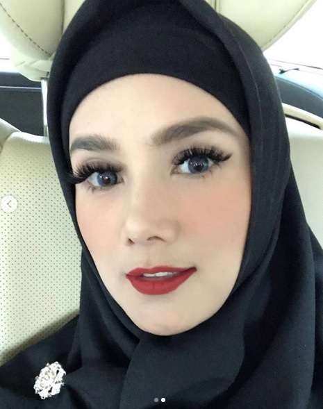 Mulan Jameela berhijab (2)