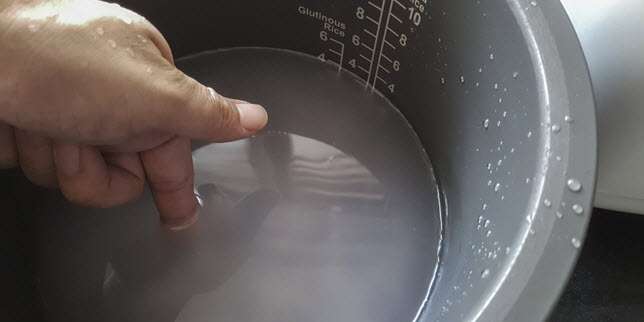 Masak Nasi Gunakan Jari