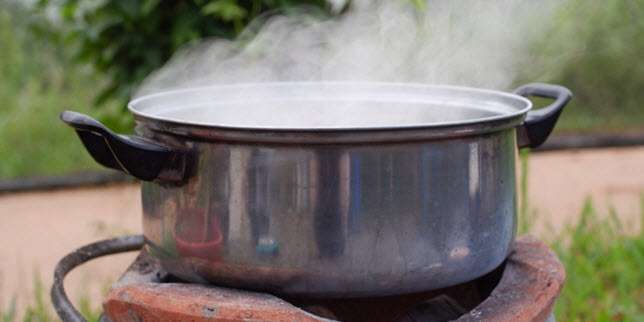 Masak Nasi Gunakan Panci Tanpa Tutup