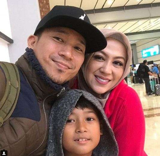 keluarga denny cagur