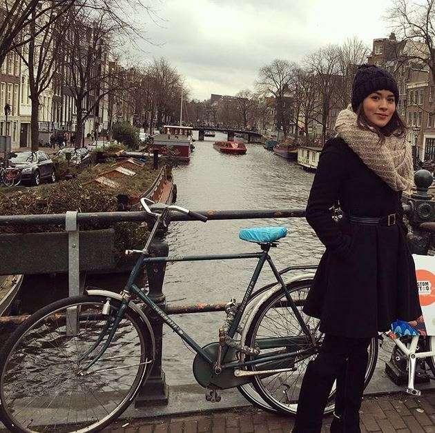 Raisa traveling