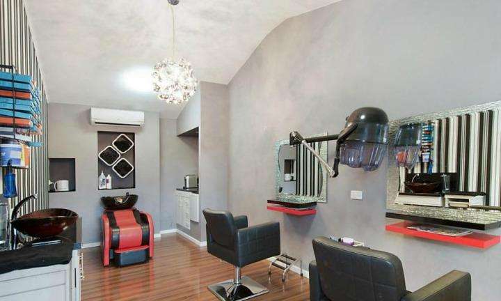 Salon di rumah