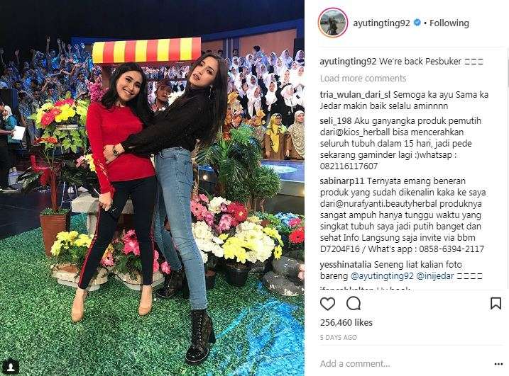 Foto Ayu dan Jessica Iskandar