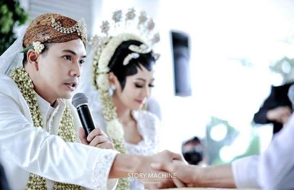 Instagram Ardina Rasti