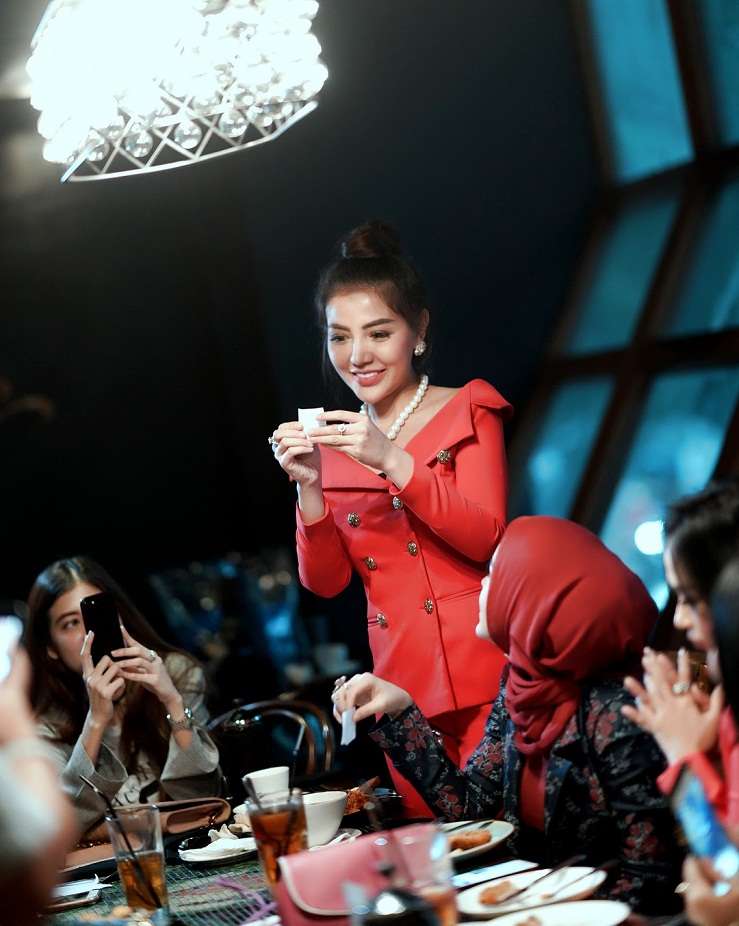 geng arisan Bella Sofhie