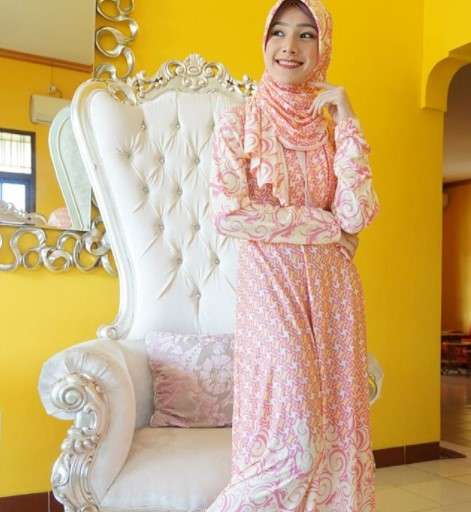 Indri Giana Indri Giana