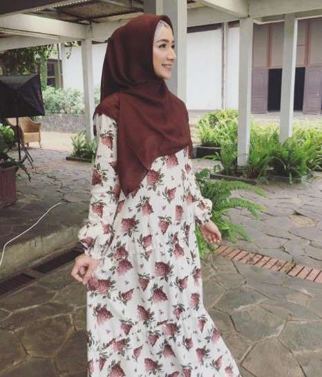 Indri Giana Indri Giana