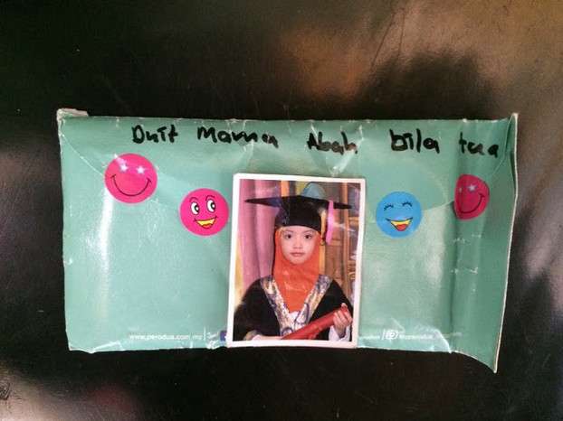 Amplop yang Menyentuh Hati Netizen