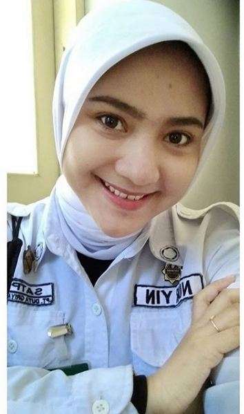 Satpam cantik