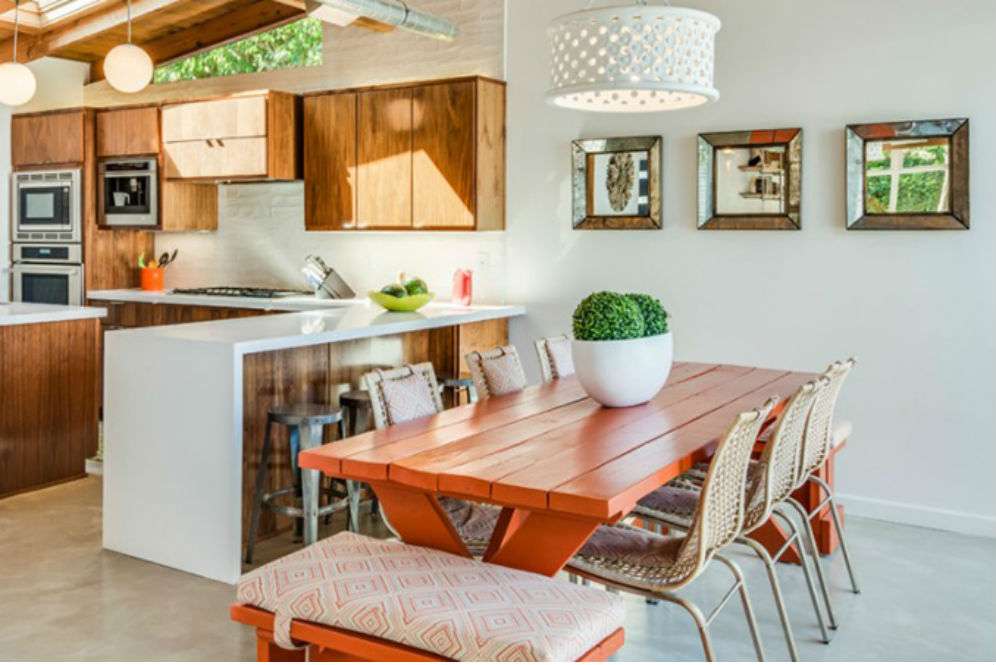 Meja makan midcentury
