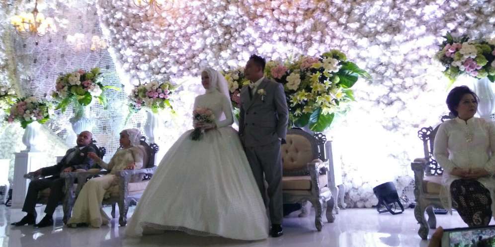 pernikahan angel dan vicky prasetyo