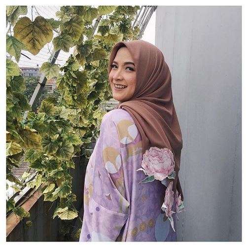 Andhara Early