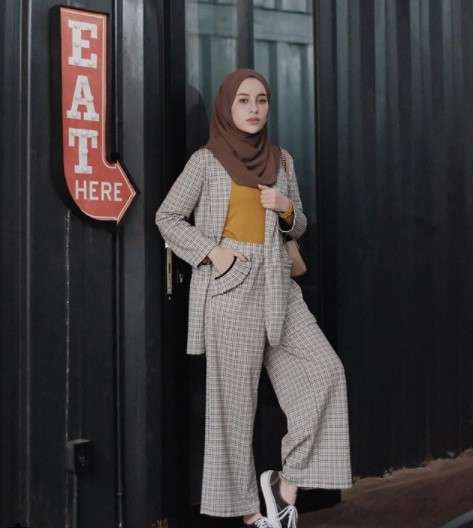 plaid pants
