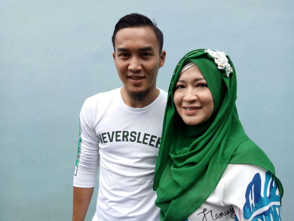 okie agustina dan suami