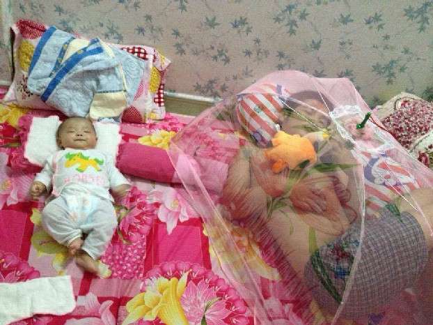 Polah Lucu Ayah Saat Jaga Anak 1