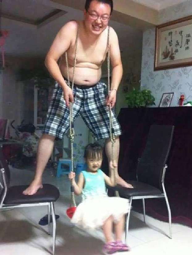 Polah Lucu Ayah Saat Jaga Anak 4