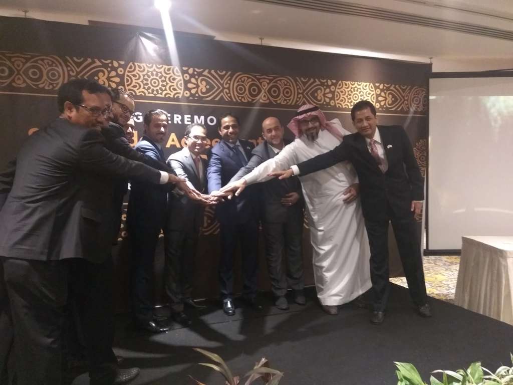 Kimia Farma juga ingin melayani kesehatan jemaah haji dan umroh asal Indonesia. Kimia Farma juga ingin melayani kesehatan jemaah haji dan umroh asal Indonesia.