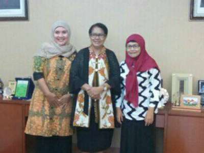 Evi Enny Tavia