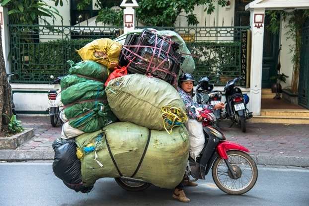 Cara Ekstrem Orang Mengangkut Barang 7