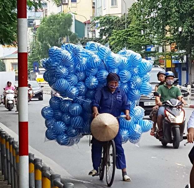 Cara Ekstrem Orang Mengangkut Barang 13