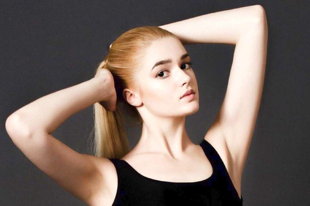 Alisa Manyonok Sebagai Supermodel