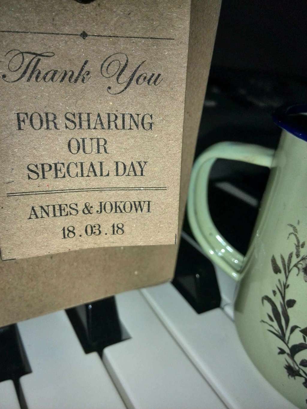 Surat undangan resepsi Anies-Jokowi