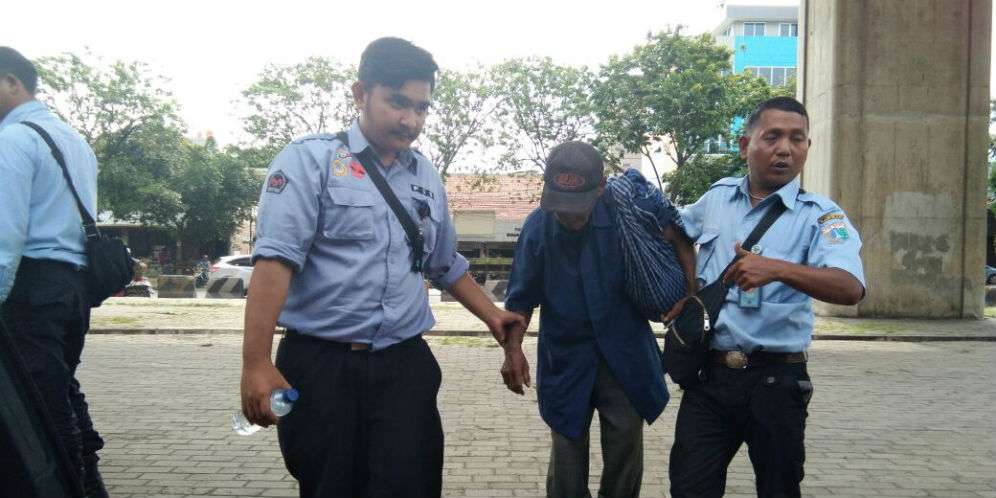 Kakek Ramun hidup menggelandang di Jakarta