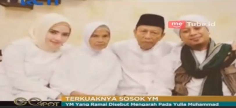 Opick bersama kedua orangtuanya dan YM