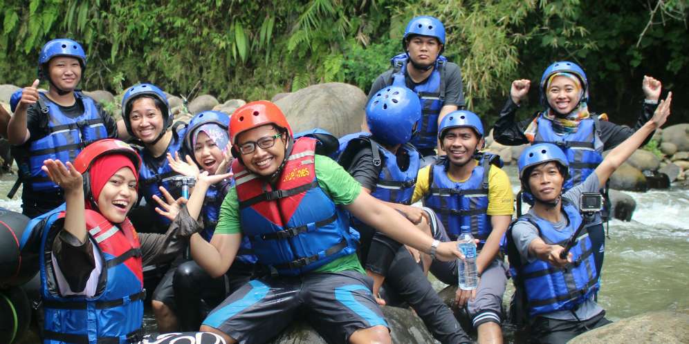 Mohamad Guruh/River Tubing