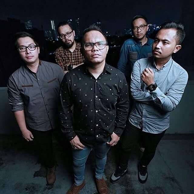 Andika basis kerispatih band