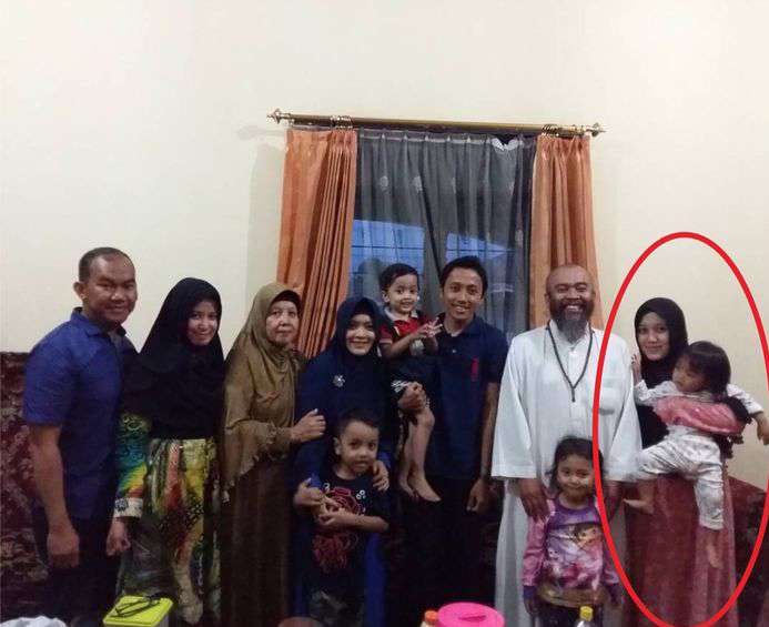 Syekh Puji dan istri mudanya