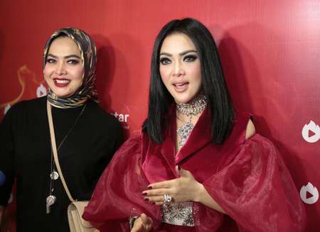 syahrini dan adik syahrini dan adik