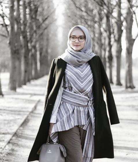 outfit abu-abu