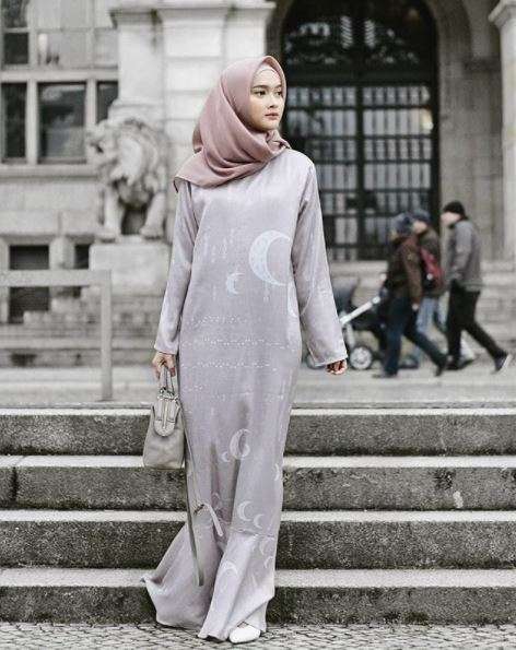 outfit abu-abu